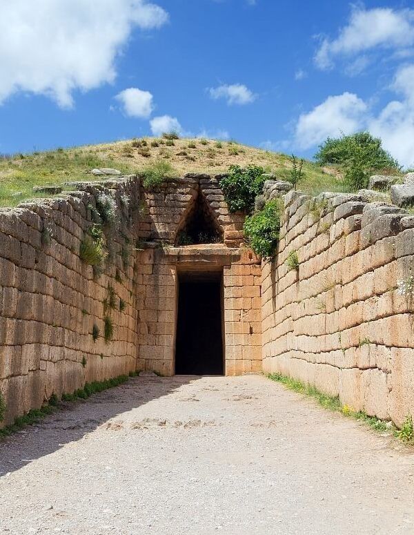 FAMOUS ARCHEOLOGICAL SIGHTS