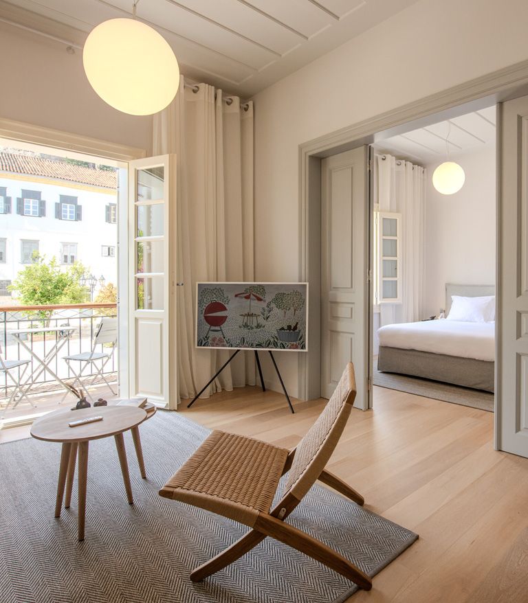 DELUXE SUITE WITH BALCONY